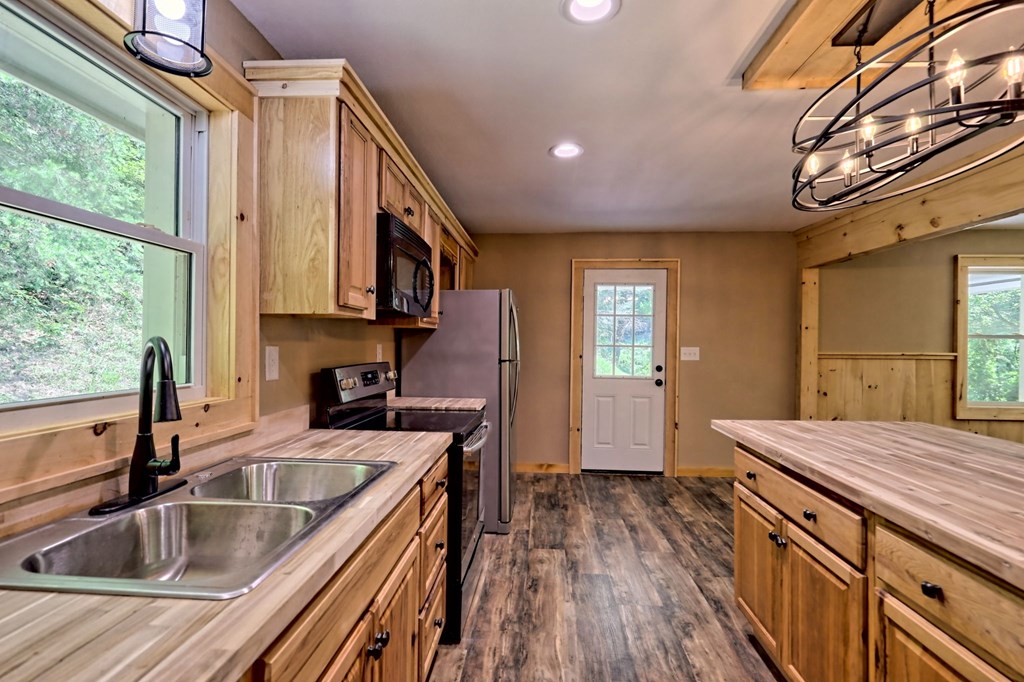 7054 Martins Creek Road