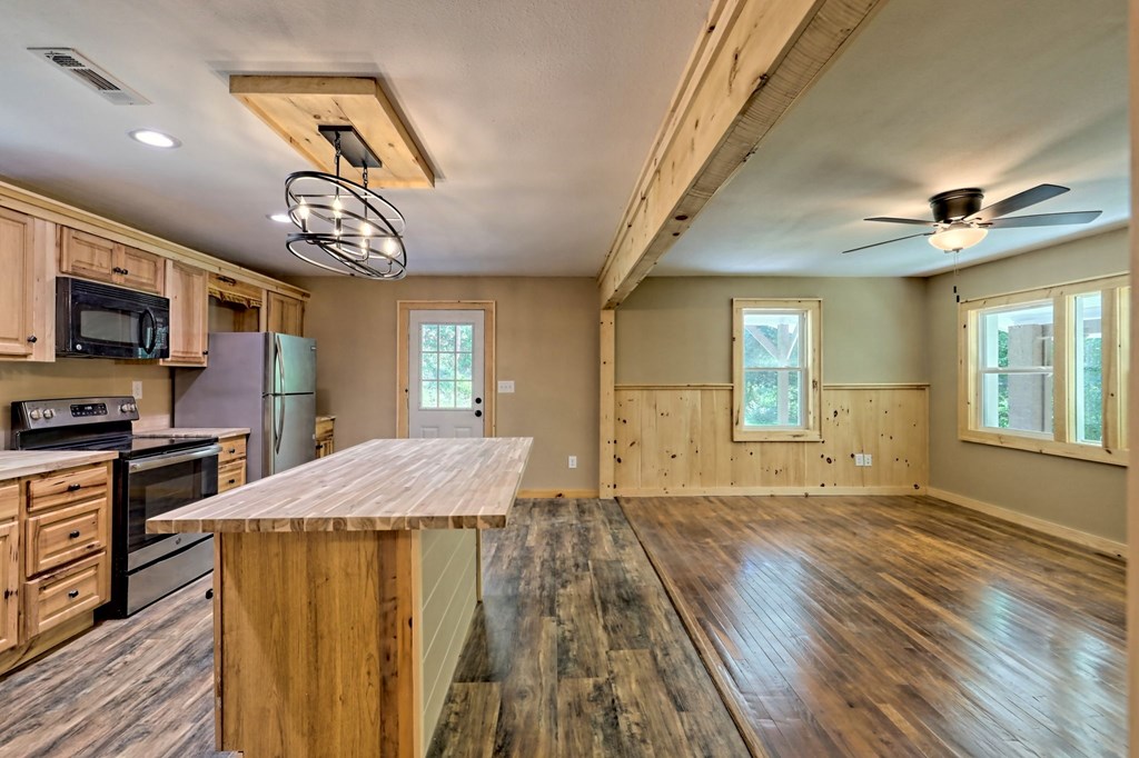 7054 Martins Creek Road