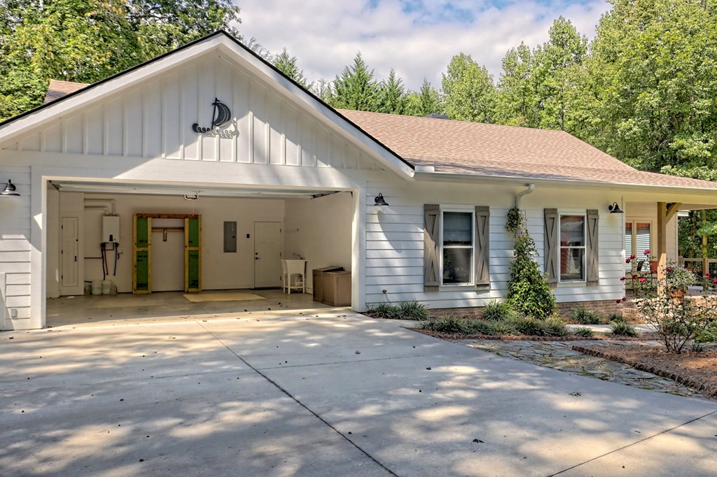 6000 Bridge Creek Rd