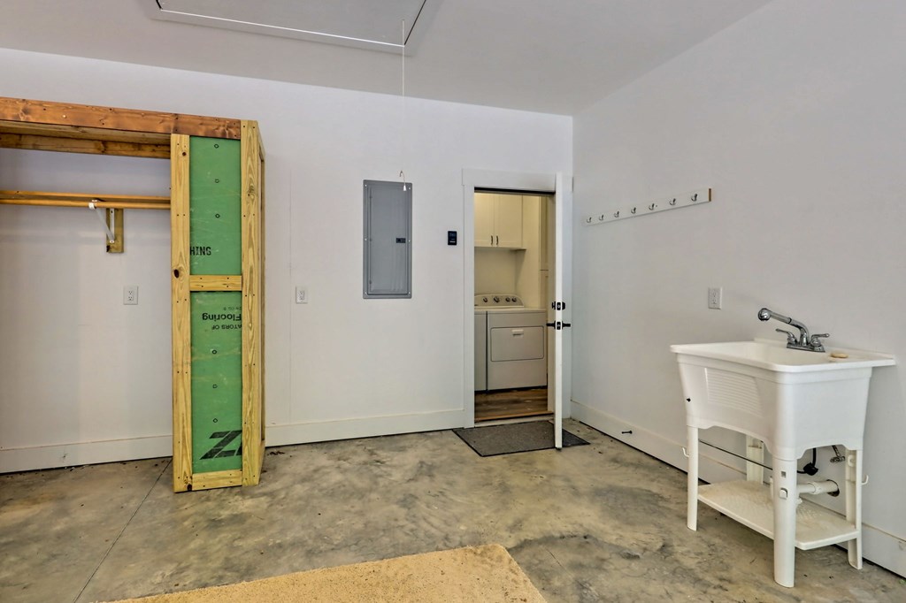 6000 Bridge Creek Rd