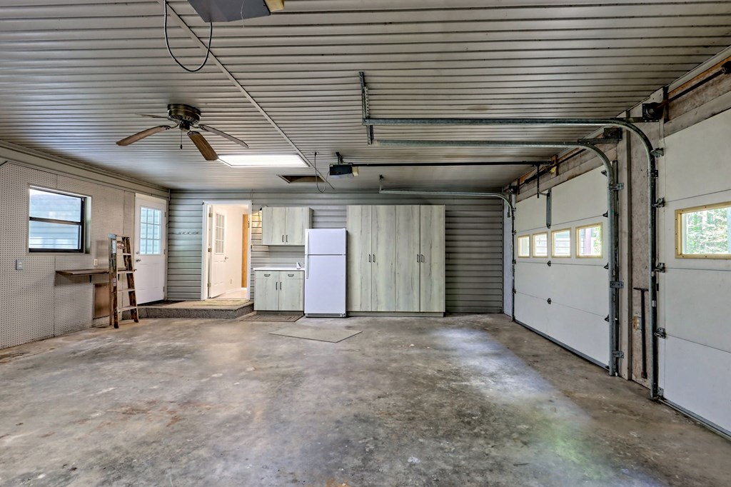 993 Lakeside Drive