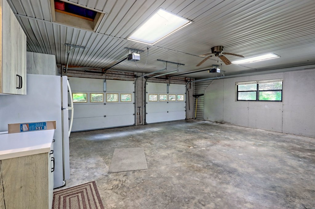 993 Lakeside Drive