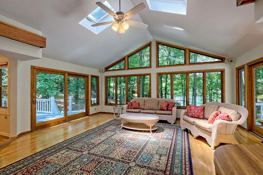 993 Lakeside Drive