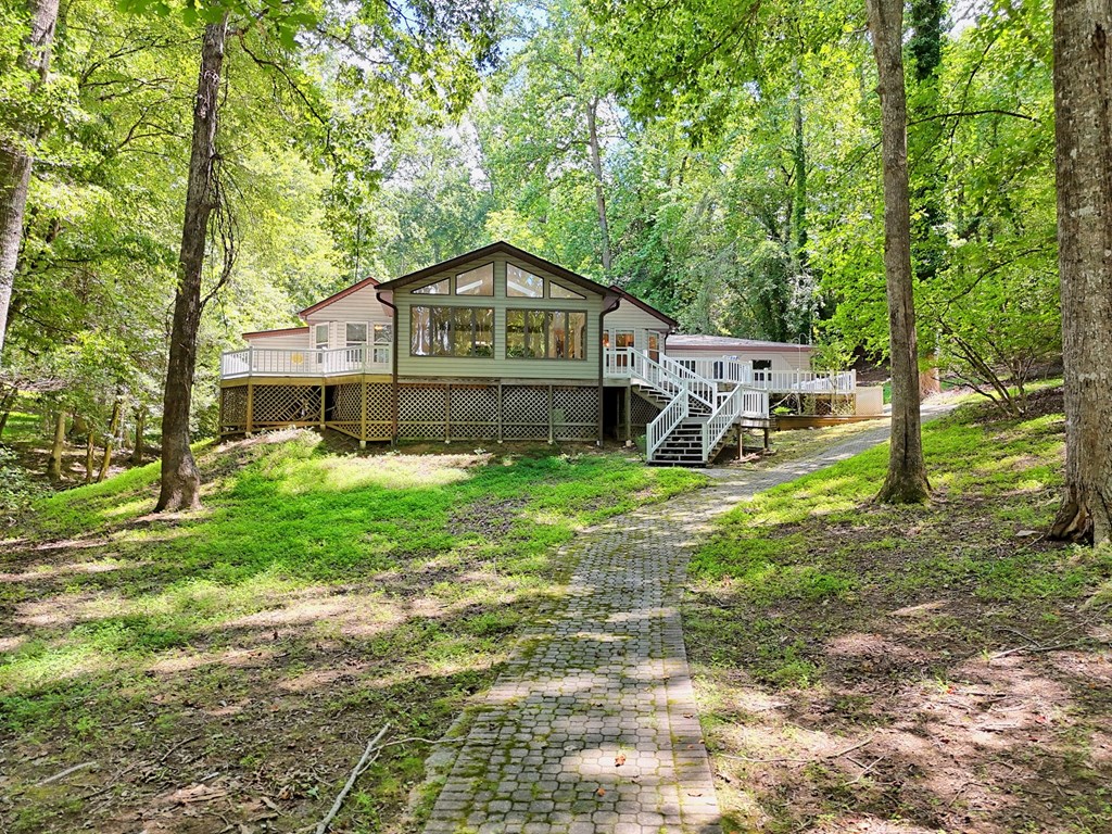 993 Lakeside Drive