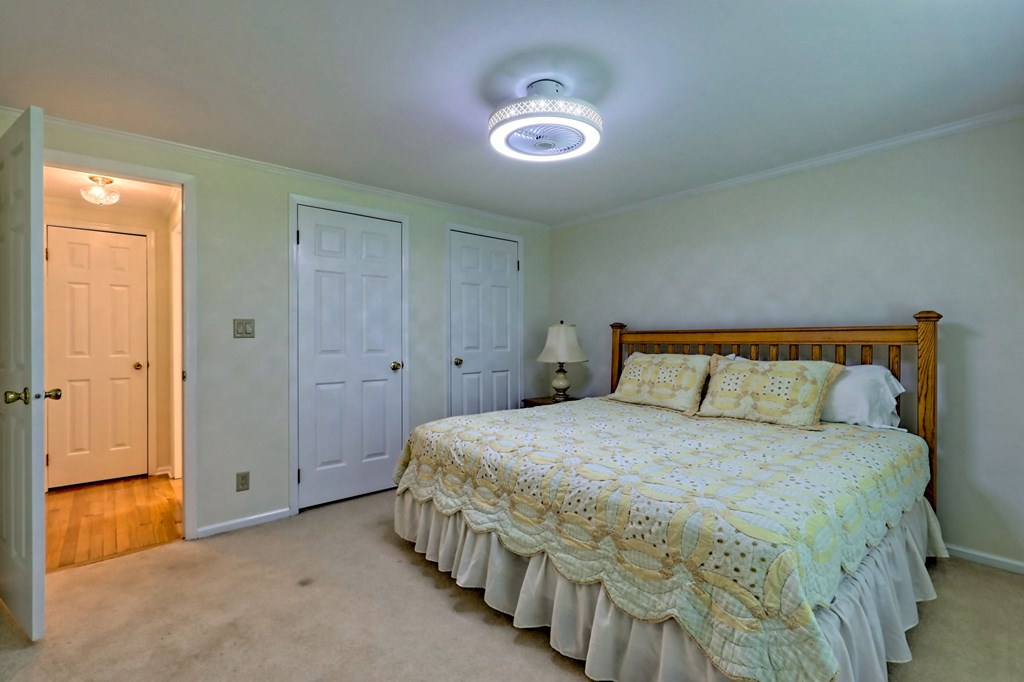 993 Lakeside Drive