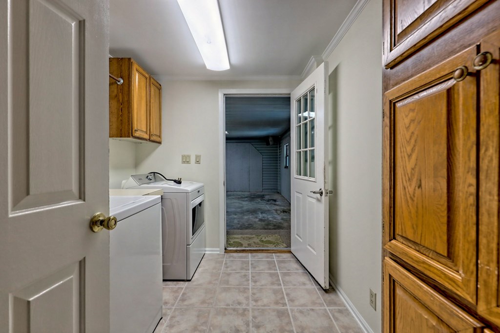 993 Lakeside Drive