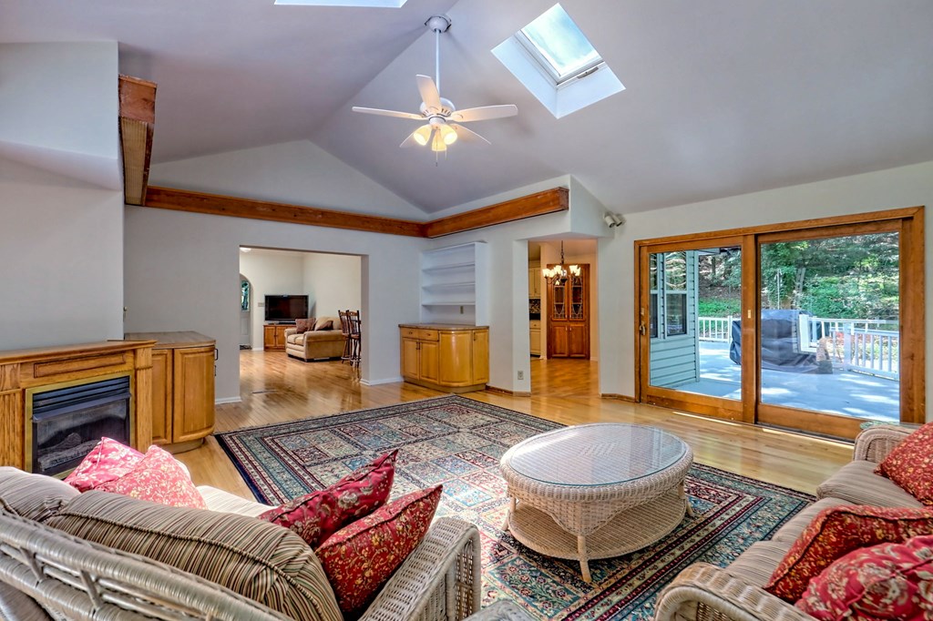 993 Lakeside Drive