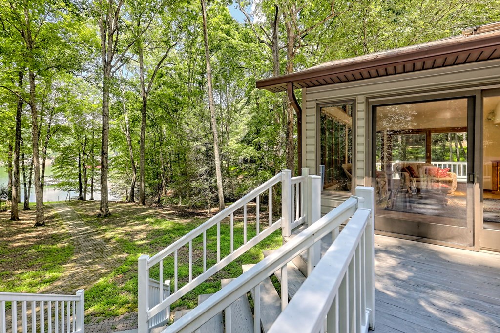 993 Lakeside Drive