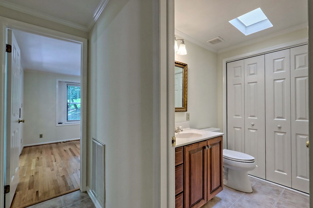 993 Lakeside Drive