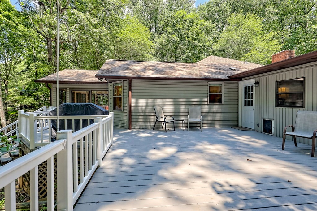 993 Lakeside Drive