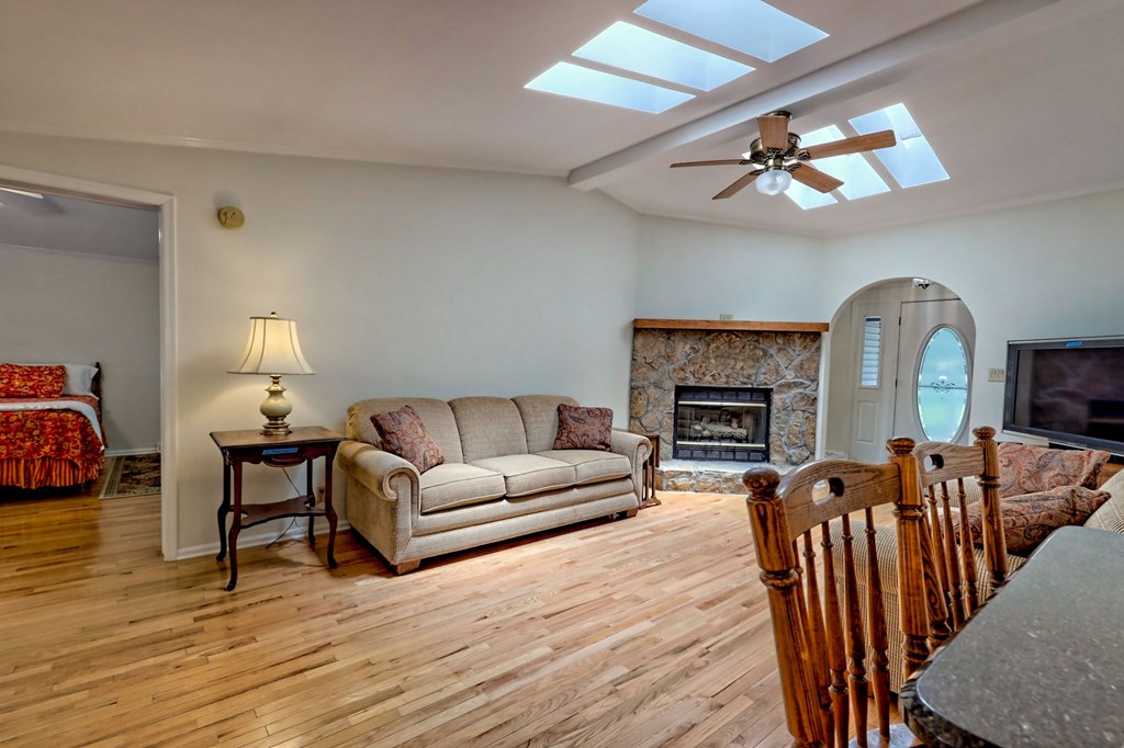 993 Lakeside Drive