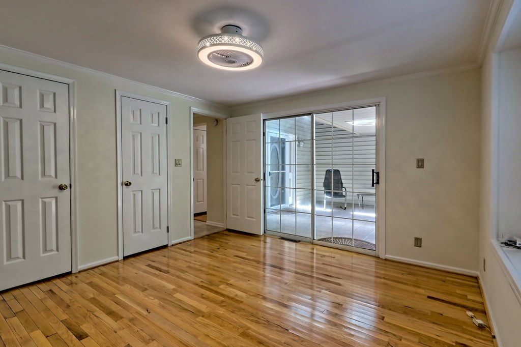 993 Lakeside Drive