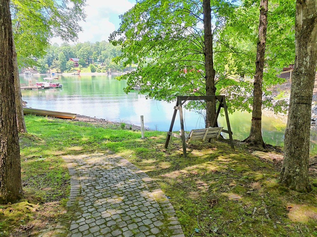 993 Lakeside Drive