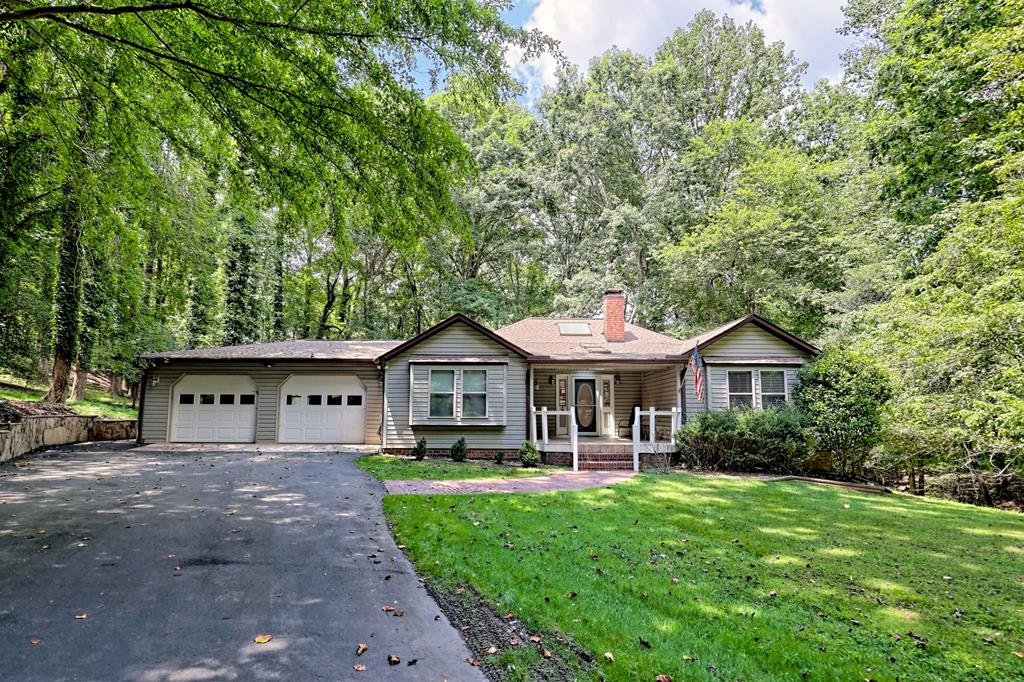 993 Lakeside Drive