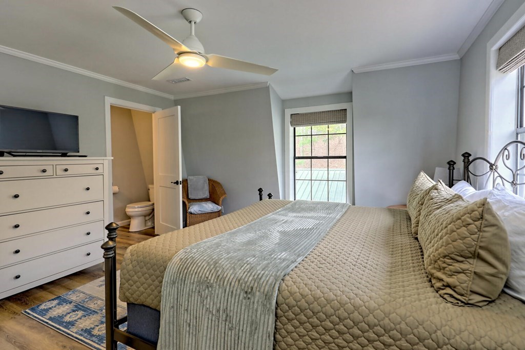 1243 Forest Drive