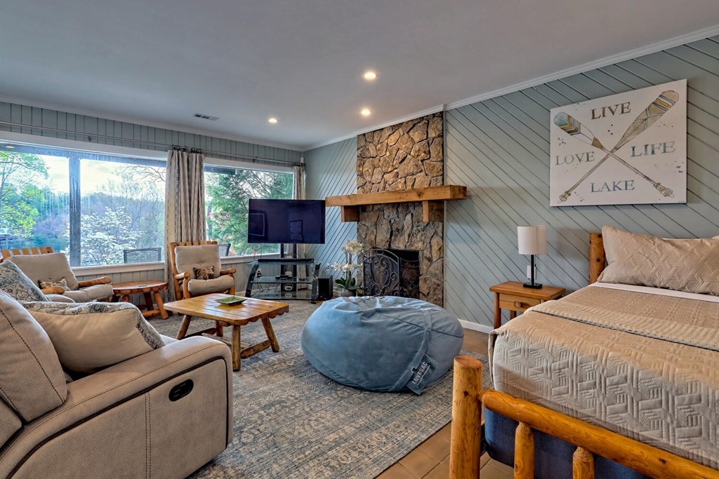 1243 Forest Drive