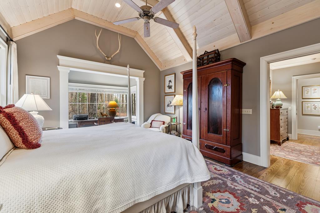 1115 Outlook Road