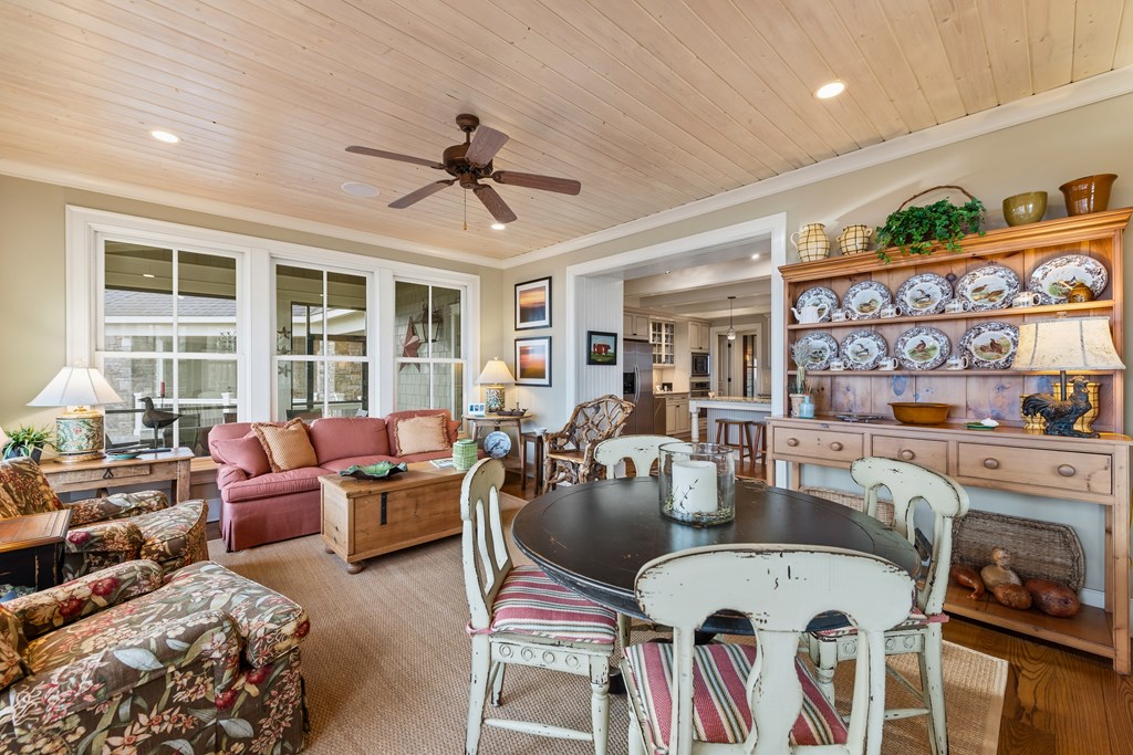 1115 Outlook Road
