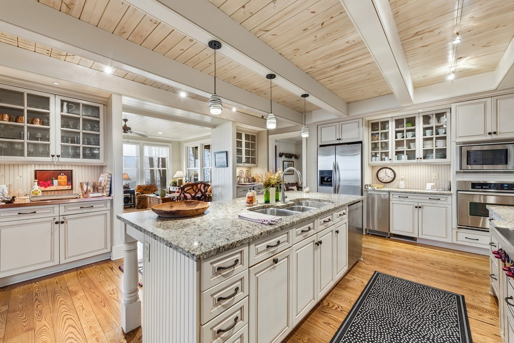 1115 Outlook Road