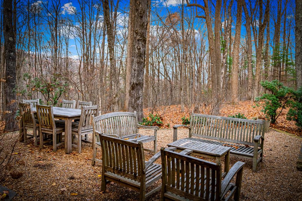 1115 Outlook Road
