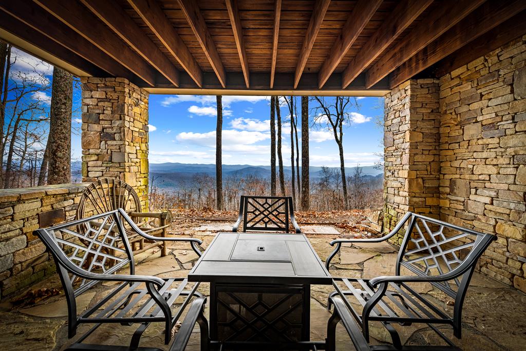 1115 Outlook Road