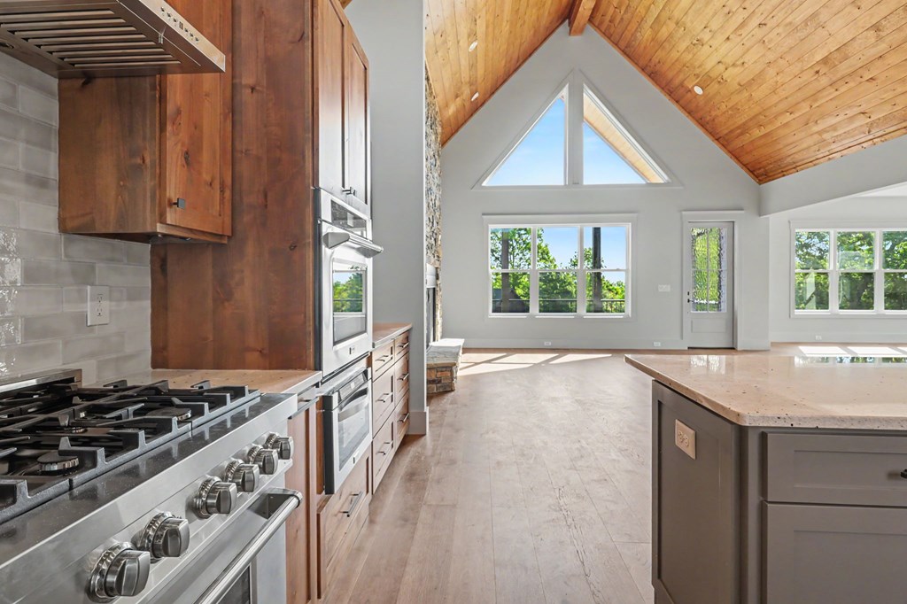 383 Rustic Barn Trail