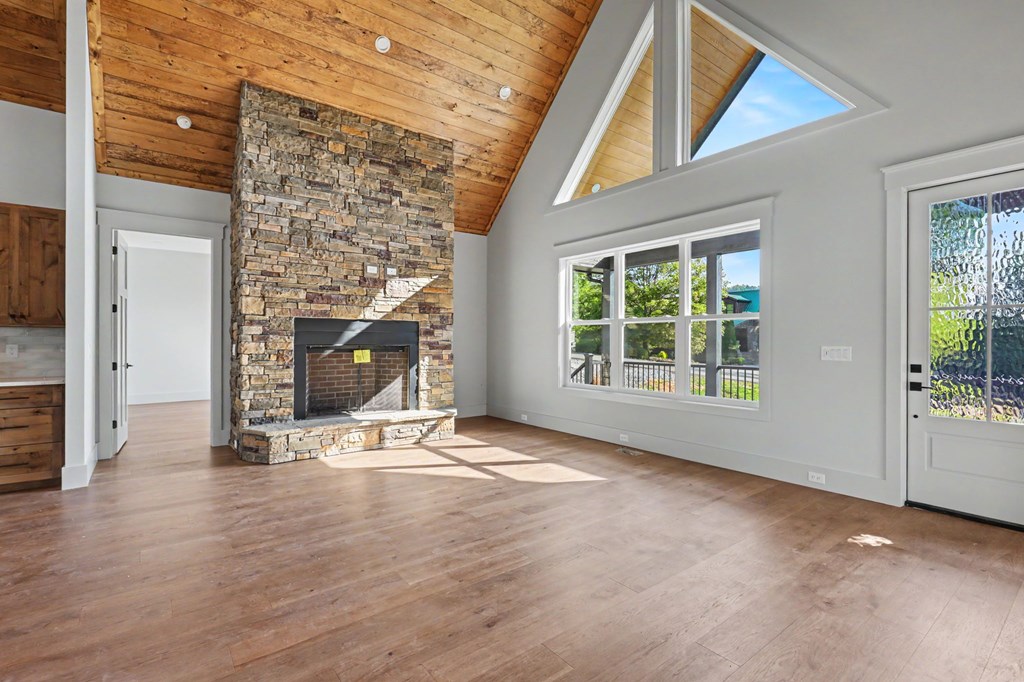 383 Rustic Barn Trail