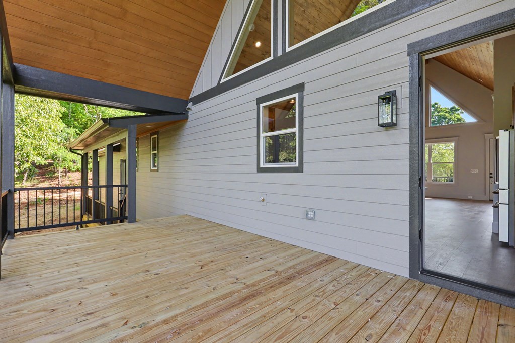 383 Rustic Barn Trail