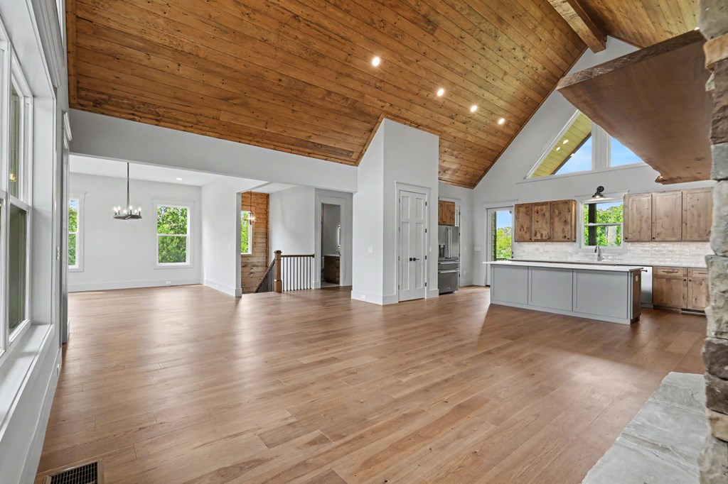 383 Rustic Barn Trail