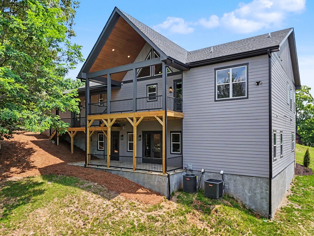 383 Rustic Barn Trail