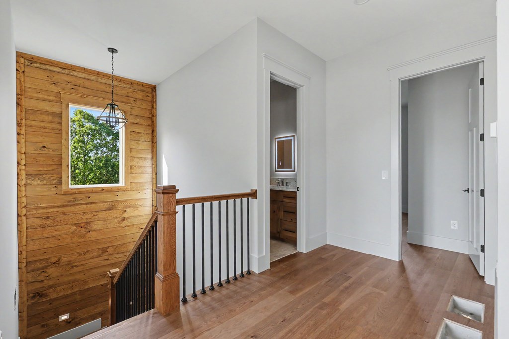 383 Rustic Barn Trail