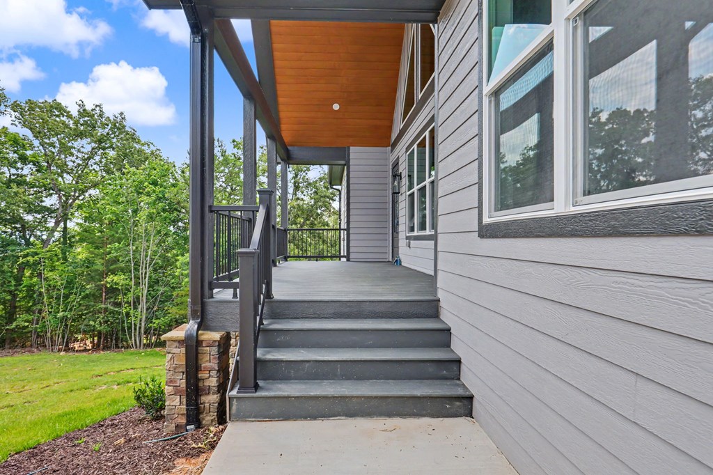 383 Rustic Barn Trail