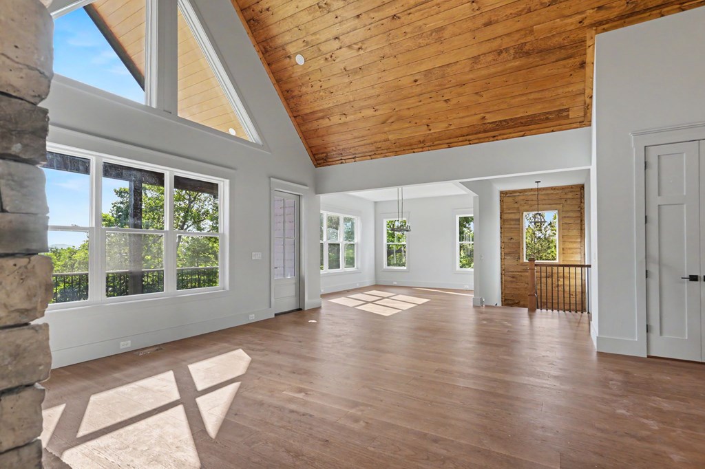 383 Rustic Barn Trail