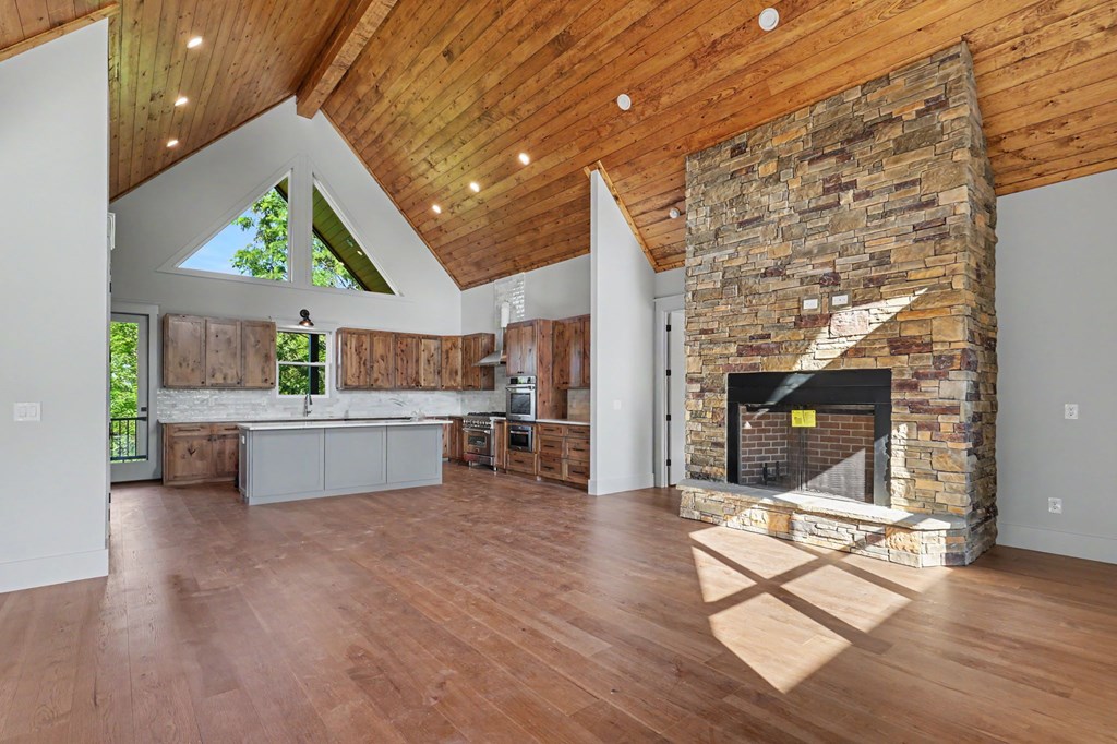 383 Rustic Barn Trail