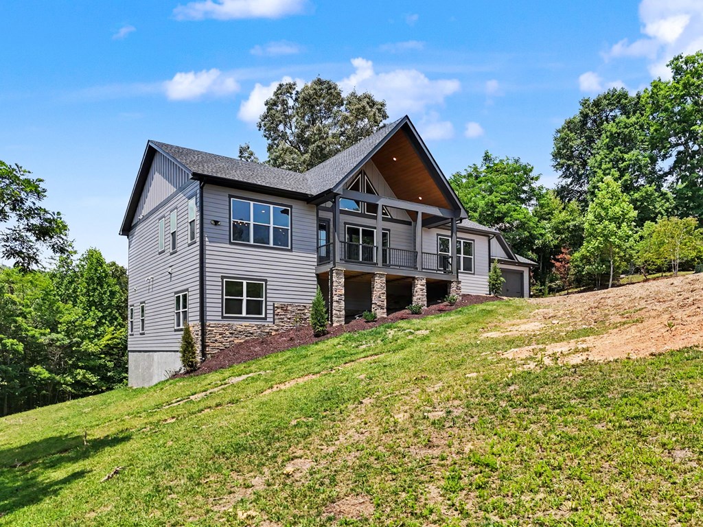 383 Rustic Barn Trail