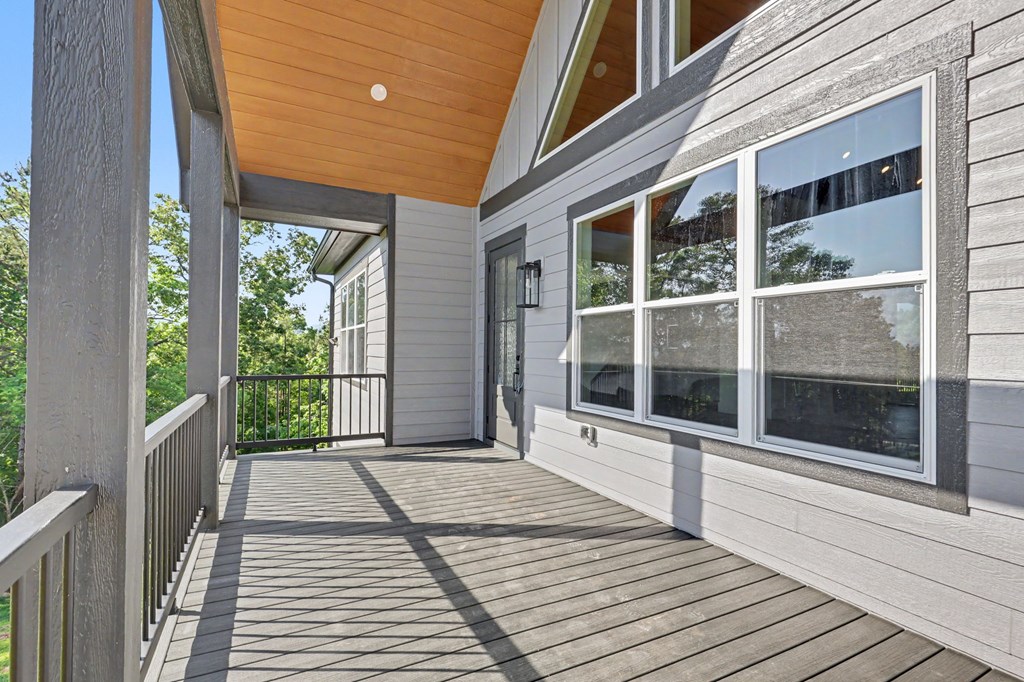 383 Rustic Barn Trail