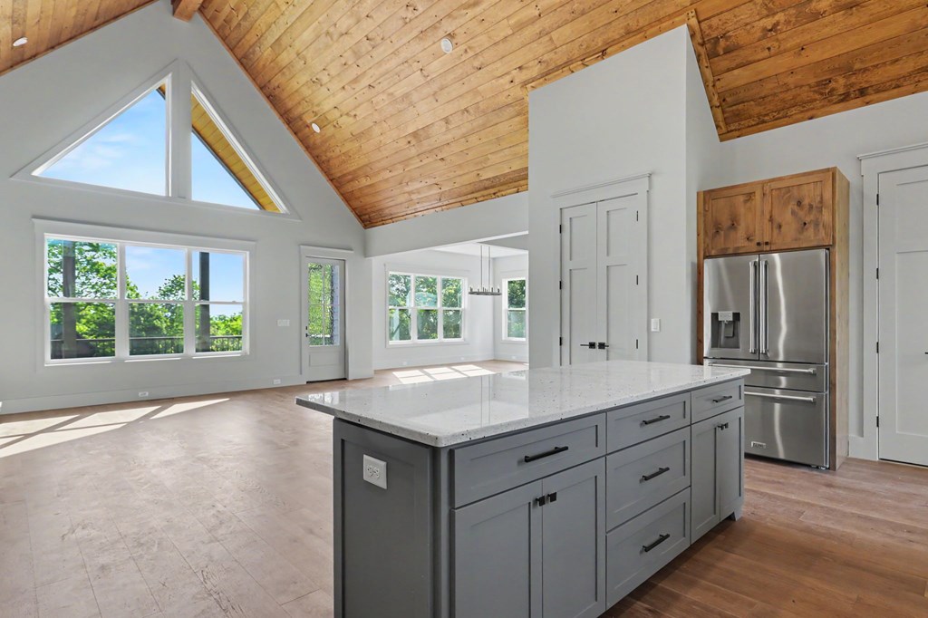 383 Rustic Barn Trail
