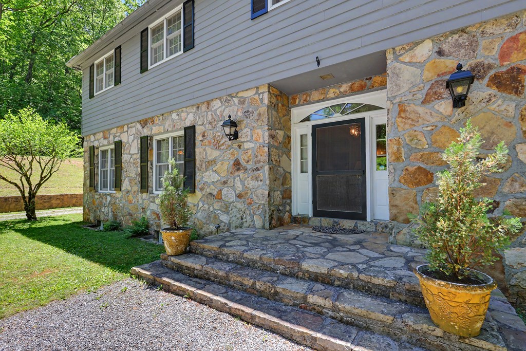 1127 Burch Branch Road
