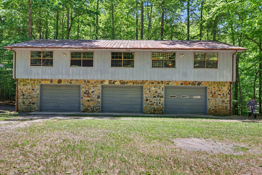 1127 Burch Branch Road