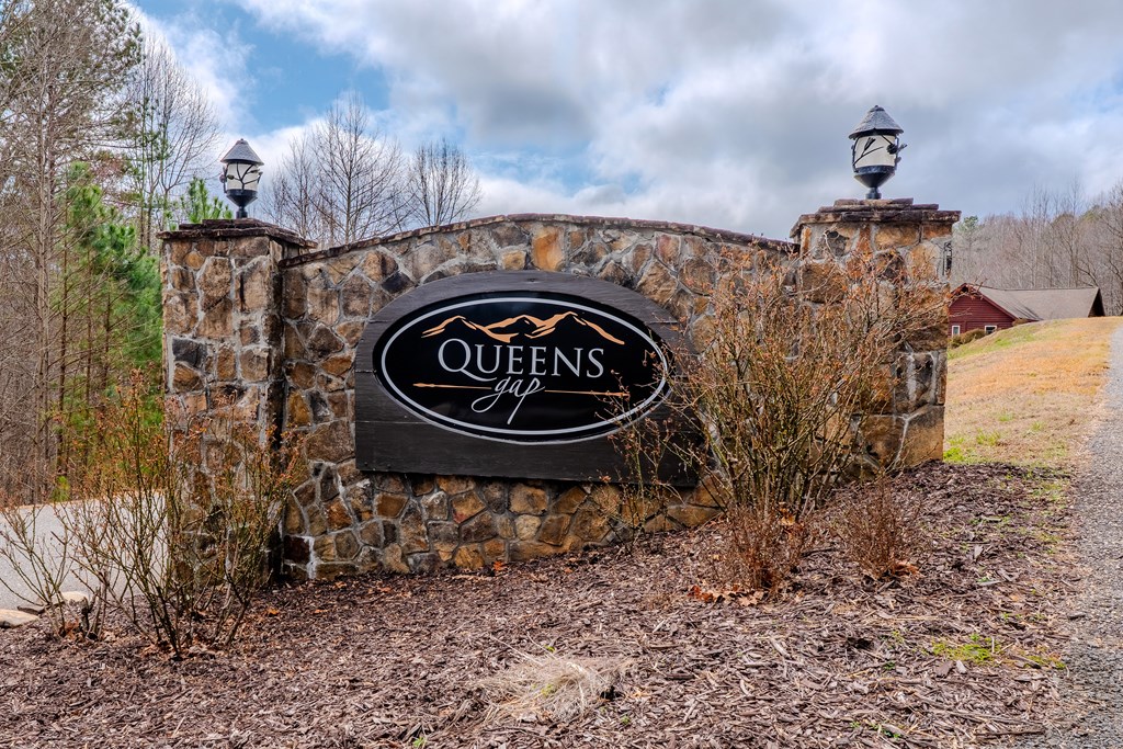 19/20 The Hills At Queens Gap