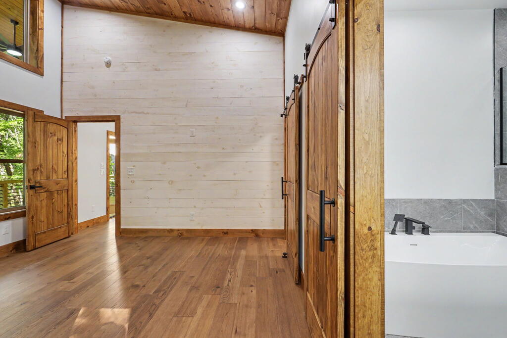 48 Woodleaf Road