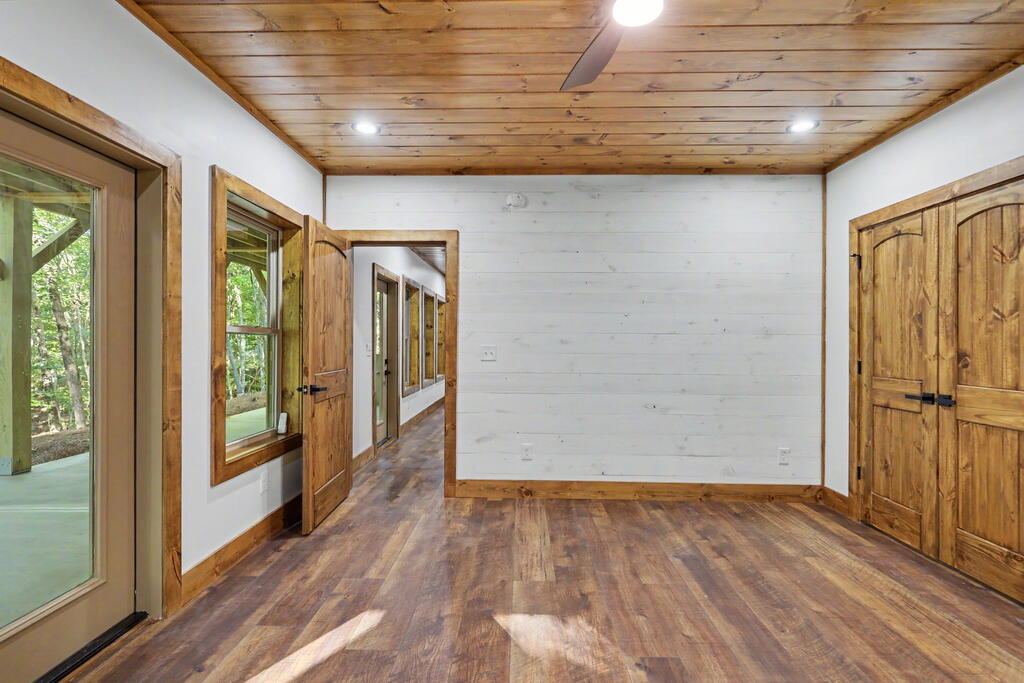 48 Woodleaf Road
