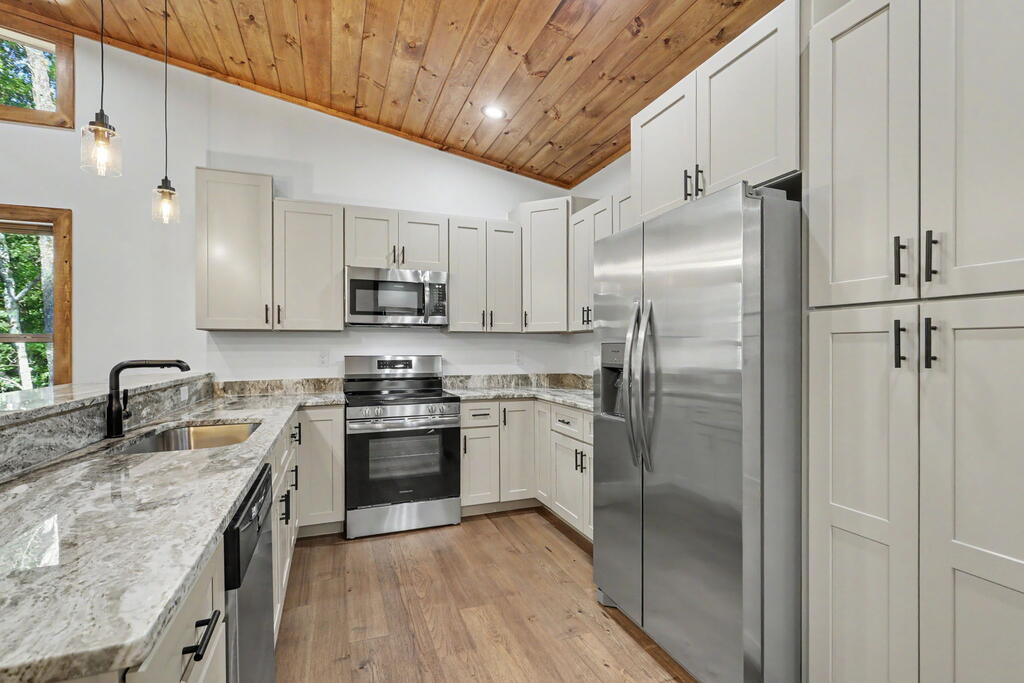 48 Woodleaf Road