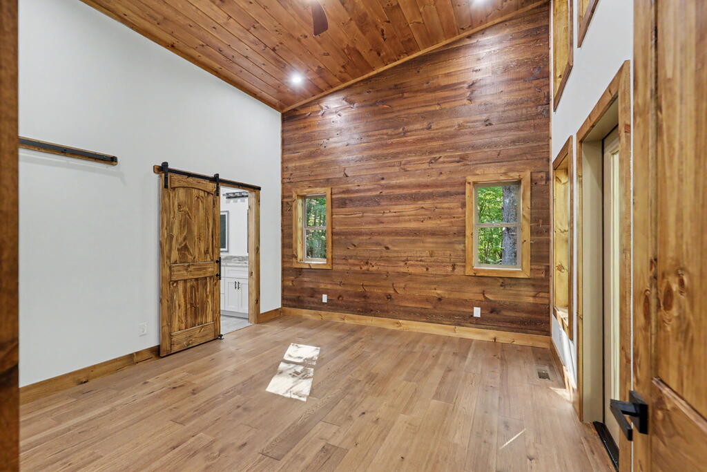 48 Woodleaf Road