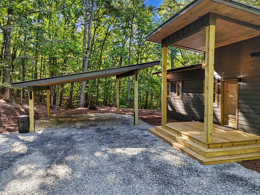 48 Woodleaf Road
