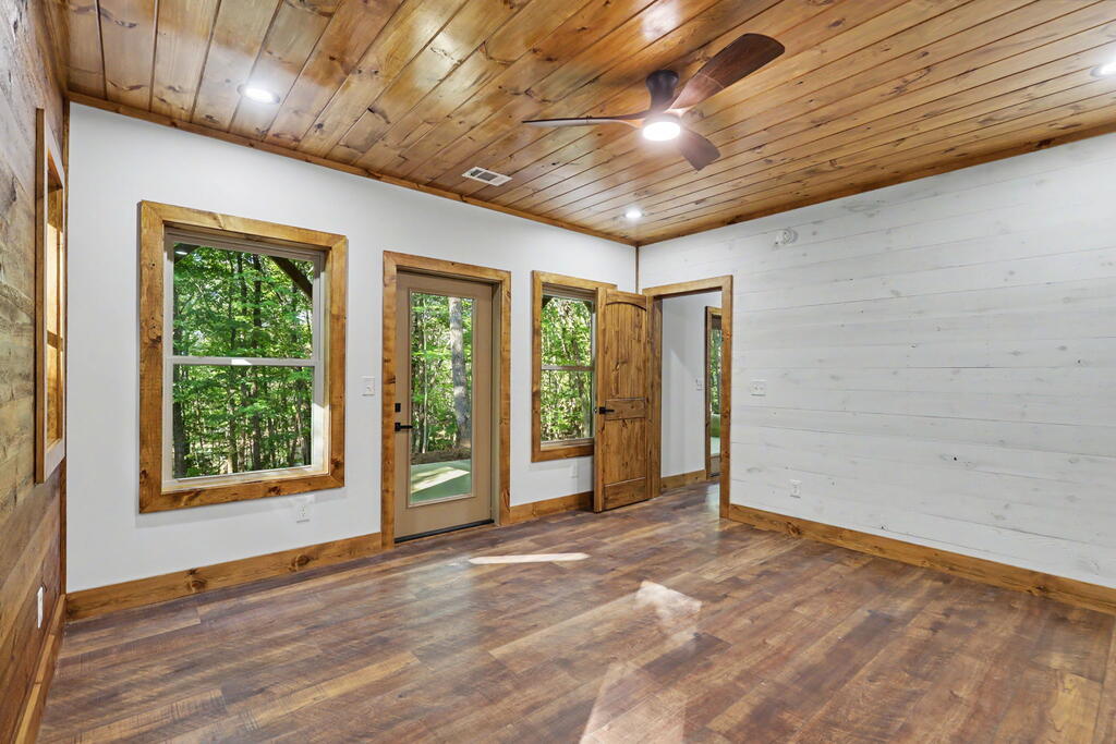 48 Woodleaf Road