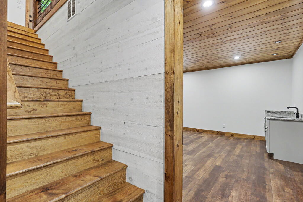 48 Woodleaf Road