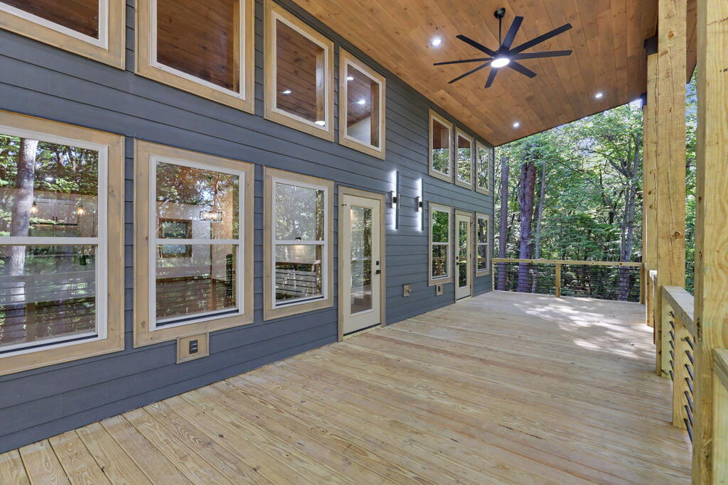 48 Woodleaf Road