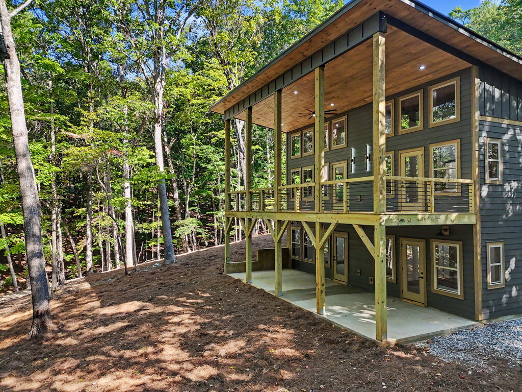 48 Woodleaf Road