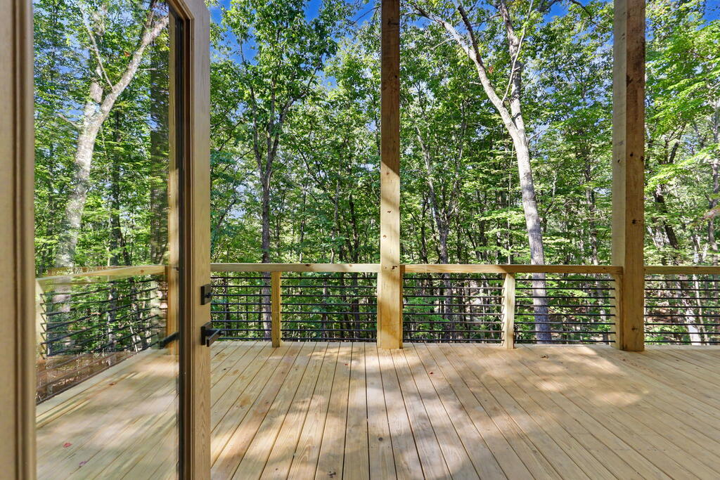 48 Woodleaf Road